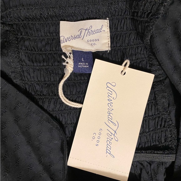 Universal Thread Black Balloon Long Sleeve Shift Dress - Picture 10 of 10